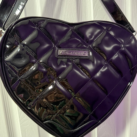 Rock Rebel Heart-Shaped Black Quilted Bag with bats - Picture 4 of 6